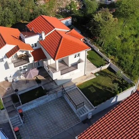 Apartmani Ema Sveti Filip i Jakov Exterior photo