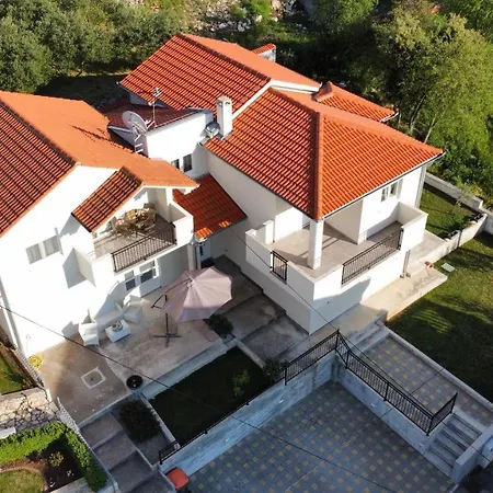 Apartmani Ema Sveti Filip i Jakov Exterior photo
