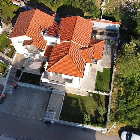Apartmani Ema Sveti Filip i Jakov Exterior photo