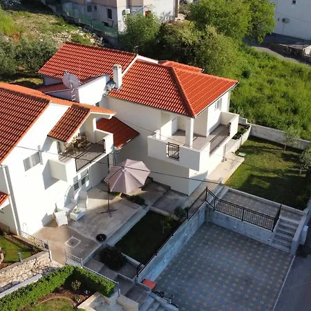 Apartmani Ema Sveti Filip i Jakov Exterior photo