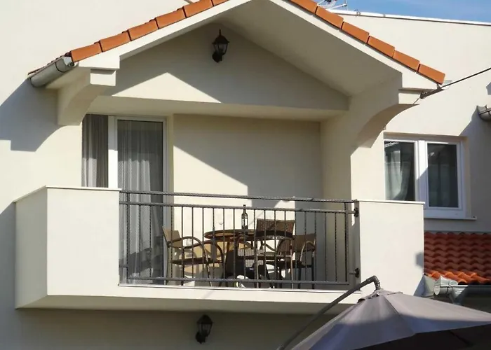 Apartmani Ema
